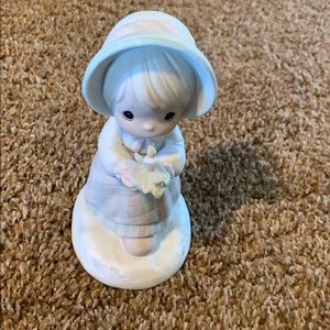 Precious Moments December 1988 figurine